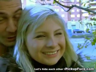Pickup fuck: fascinating blondinka cutie takes big gara sik in her mouth