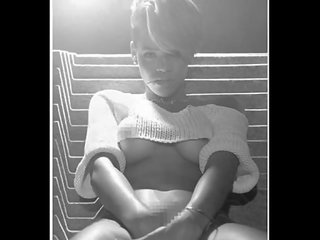 Rihanna naked & ýalaňaç