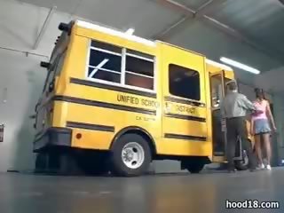 Czarne laska pieprzenie na the szkoła autobus