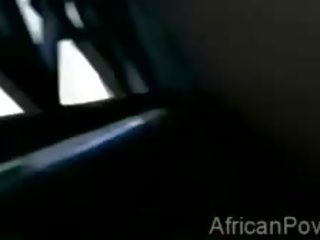 سائح الأشرطة الهاوي الأفريقي فرنك غيني مص له ضخم دونغ