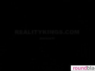 বৃত্তাকার পাছা প্রণয়ী (skyler নিকলে & নিকলে bexley) সঙ্গে choco অন্ধকার চামড়া প্রচন্ড আঘাত পেয়েছি উপর ক্যাম video-26